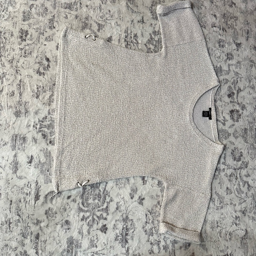 Beautiful sweater size medium